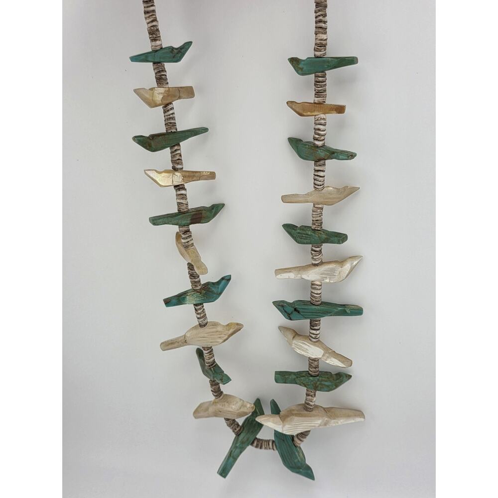 VINTAGE NATIVE AMERICAN TURQUOISE MOTHER OF PEARL SHELL HEISHI CARVED NECKLACE - Picture 7 of 16